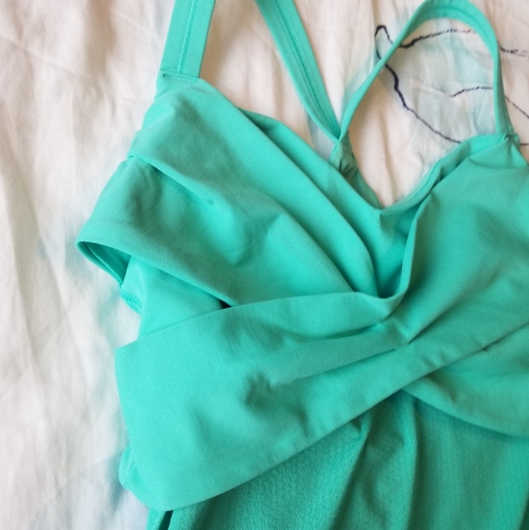 Size 6 Lululemon Bali Breeze Wrap It Up Tank Top - Picture 5 of 9